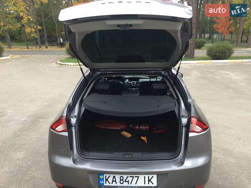 Лифтбек Renault Laguna 2012 в Киеве фото 42 Лифтбек Renault Laguna 2012 в Киеве