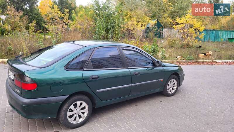 Лифтбек Renault Laguna 1996 в Каневе