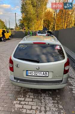 Универсал Renault Laguna 2001 в  фото 4 Универсал Renault Laguna 2001 в