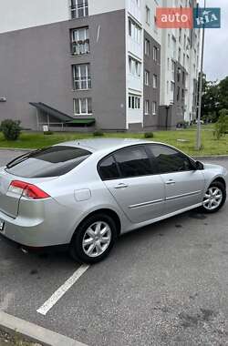 Лифтбек Renault Laguna 2008 в 