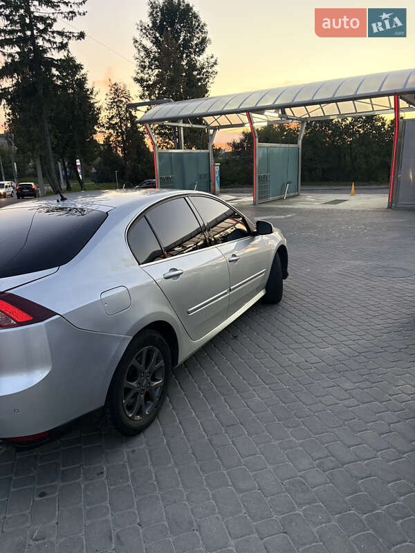 Ліфтбек Renault Laguna 2011 в Львові фото 7 Ліфтбек Renault Laguna 2011 в Львові