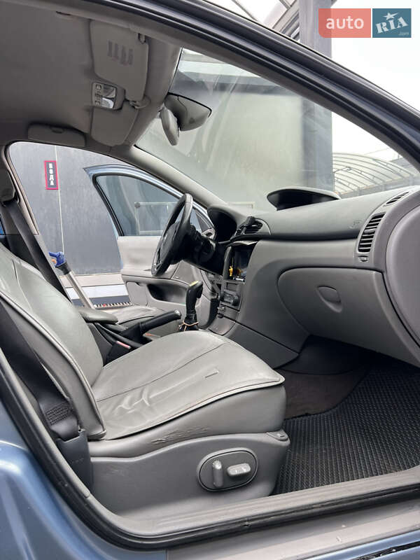 Ліфтбек Renault Laguna 2003 в Хмельницькому