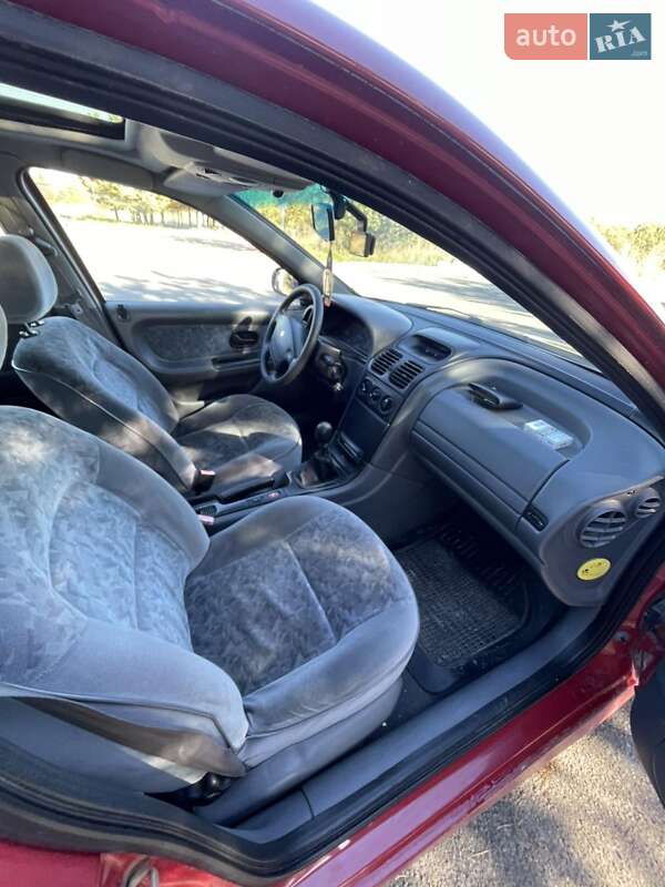 Лифтбек Renault Laguna 1995 в Золочеве фото 4 Лифтбек Renault Laguna 1995 в Золочеве