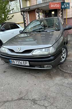 Ліфтбек Renault Laguna 1996 в 