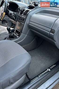 Ліфтбек Renault Laguna 1996 в 