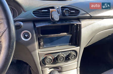 Ліфтбек Renault Laguna 2001 в  фото 19 Ліфтбек Renault Laguna 2001 в
