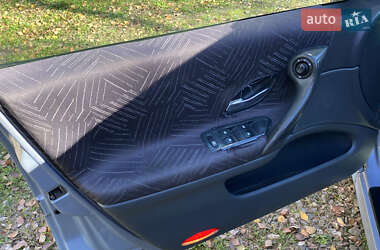 Ліфтбек Renault Laguna 2001 в  фото 22 Ліфтбек Renault Laguna 2001 в