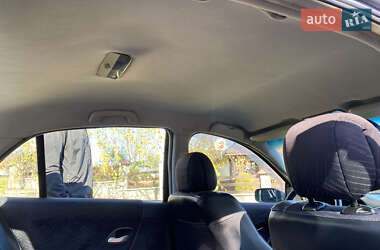 Ліфтбек Renault Laguna 2001 в  фото 30 Ліфтбек Renault Laguna 2001 в