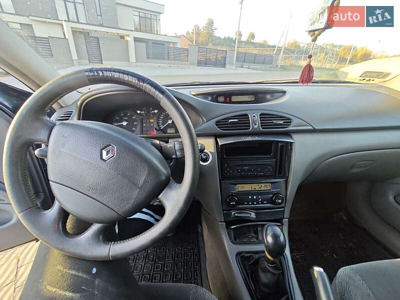 Ліфтбек Renault Laguna 2002 в Львові
