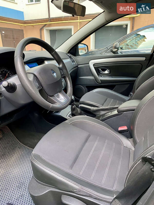 Ліфтбек Renault Laguna 2011 в Івано-Франківську фото 11 Ліфтбек Renault Laguna 2011 в Івано-Франківську