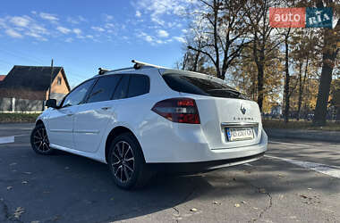 Універсал Renault Laguna 2011 в  фото 12 Універсал Renault Laguna 2011 в