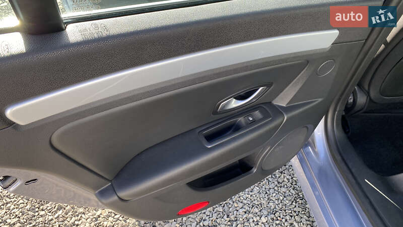 Ліфтбек Renault Laguna 2009 в Луцьку