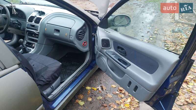 Универсал Renault Laguna 2000 в Березане