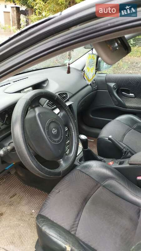 Універсал Renault Laguna 2002 в Новій Ушиці