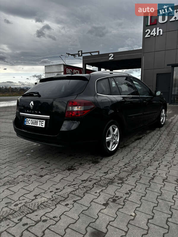 Универсал Renault Laguna 2011 в Калуше