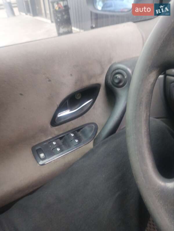 Универсал Renault Laguna 2003 в Коростышеве фото 9 Универсал Renault Laguna 2003 в Коростышеве