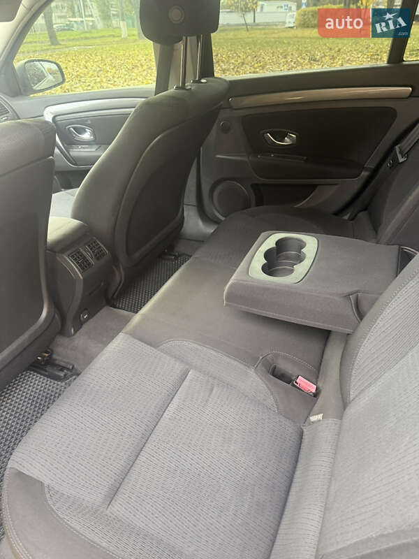 Лифтбек Renault Laguna 2010 в Киеве фото 7 Лифтбек Renault Laguna 2010 в Киеве