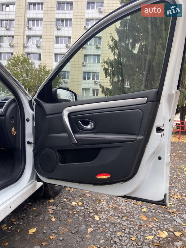 Универсал Renault Laguna 2011 в Полтаве фото 10 Универсал Renault Laguna 2011 в Полтаве