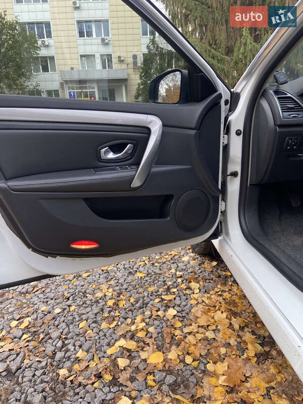 Универсал Renault Laguna 2011 в Полтаве фото 20 Универсал Renault Laguna 2011 в Полтаве