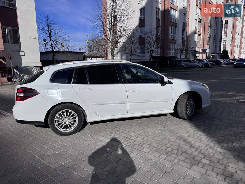 Универсал Renault Laguna 2011 в Ивано-Франковске