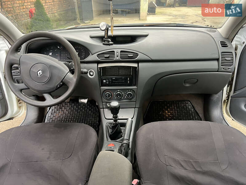 Ліфтбек Renault Laguna 2004 в Мукачевому