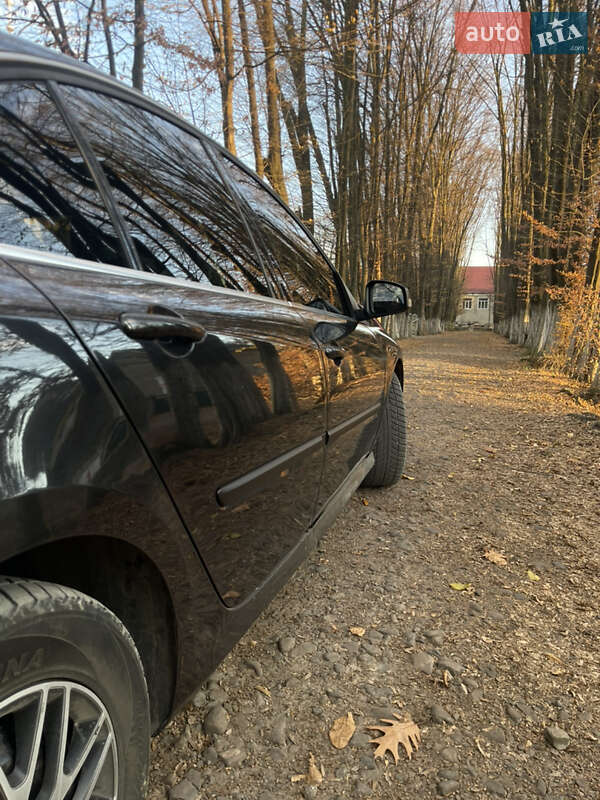 Лифтбек Renault Laguna 2011 в Коломые