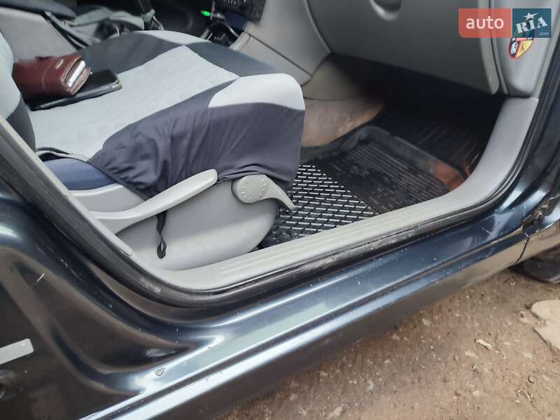 Універсал Renault Laguna 2003 в Дубні фото 8 Універсал Renault Laguna 2003 в Дубні