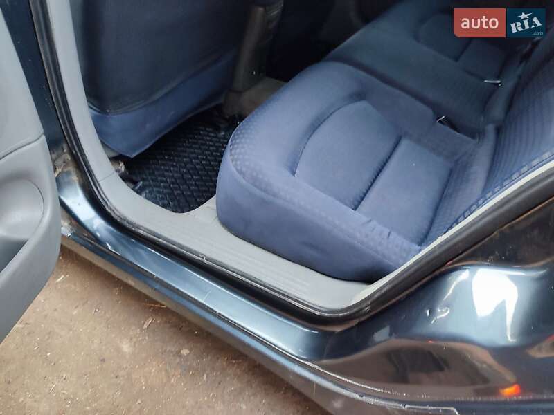 Універсал Renault Laguna 2003 в Дубні фото 11 Універсал Renault Laguna 2003 в Дубні