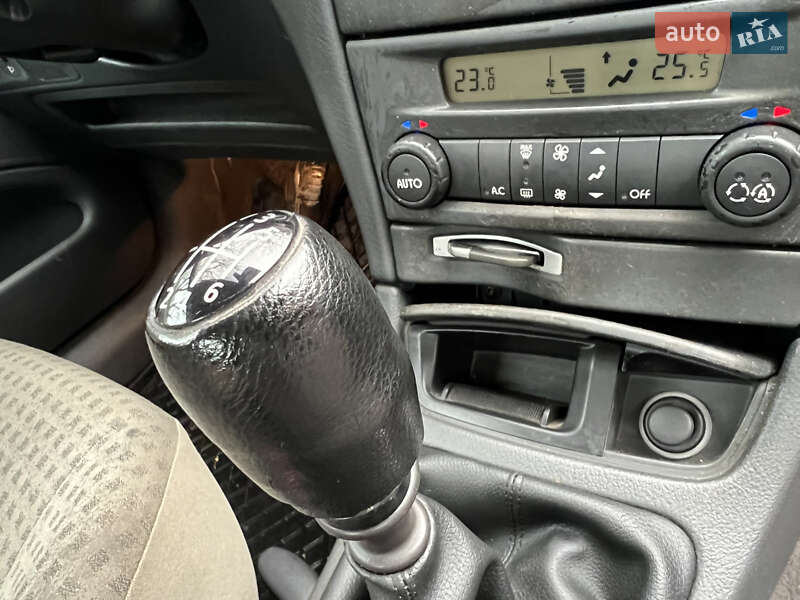 Лифтбек Renault Laguna 2003 в Житомире