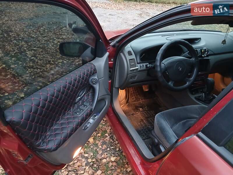 Ліфтбек Renault Laguna 2002 в Полтаві фото 3 Ліфтбек Renault Laguna 2002 в Полтаві