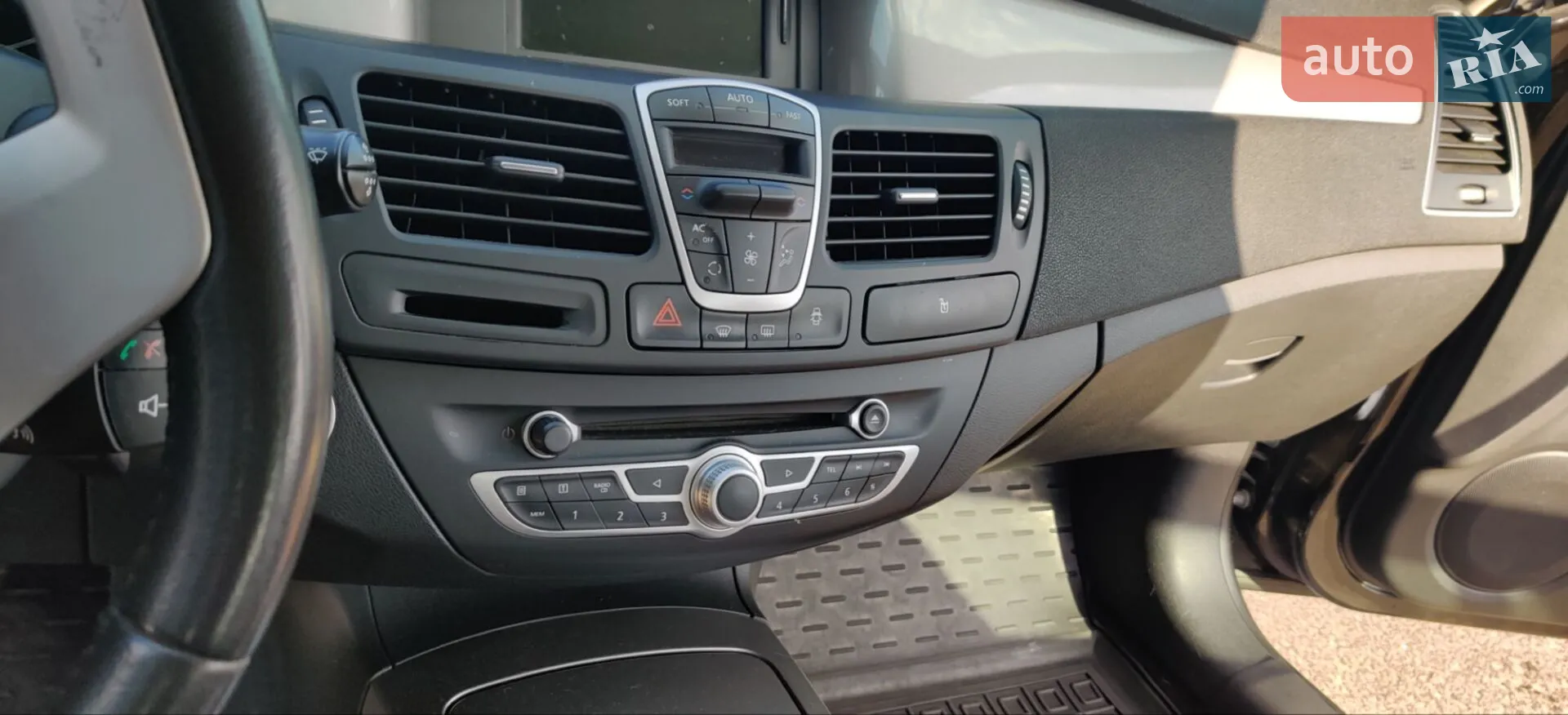 2010 Renault Laguna - мініатюра 16