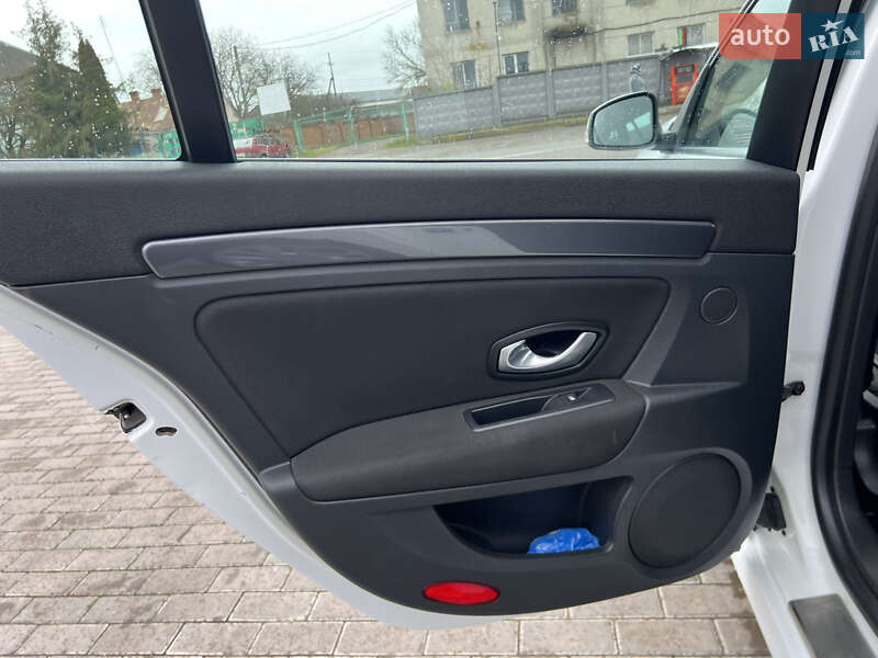 Універсал Renault Laguna 2010 в Лопатині