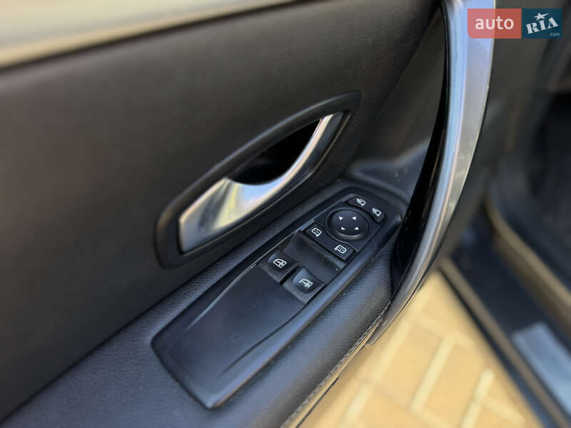 Купе Renault Laguna 2011 в Киеве