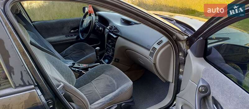 Универсал Renault Laguna 2002 в Ровно