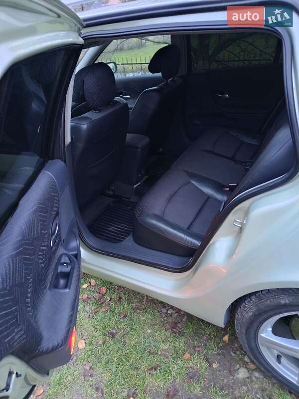 Универсал Renault Laguna 2001 в Гусятине