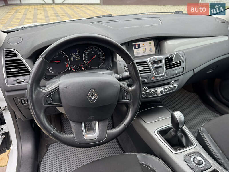 Универсал Renault Laguna 2013 в Яготине