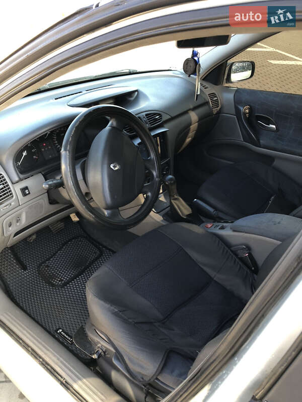 Лифтбек Renault Laguna 2002 в Сумах фото 8 Лифтбек Renault Laguna 2002 в Сумах