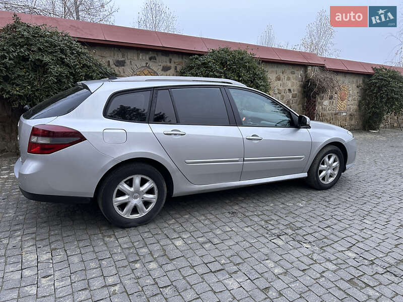 Универсал Renault Laguna 2009 в Черновцах