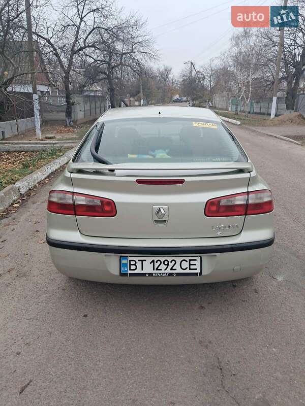 Лифтбек Renault Laguna 2001 в Великой Александровке