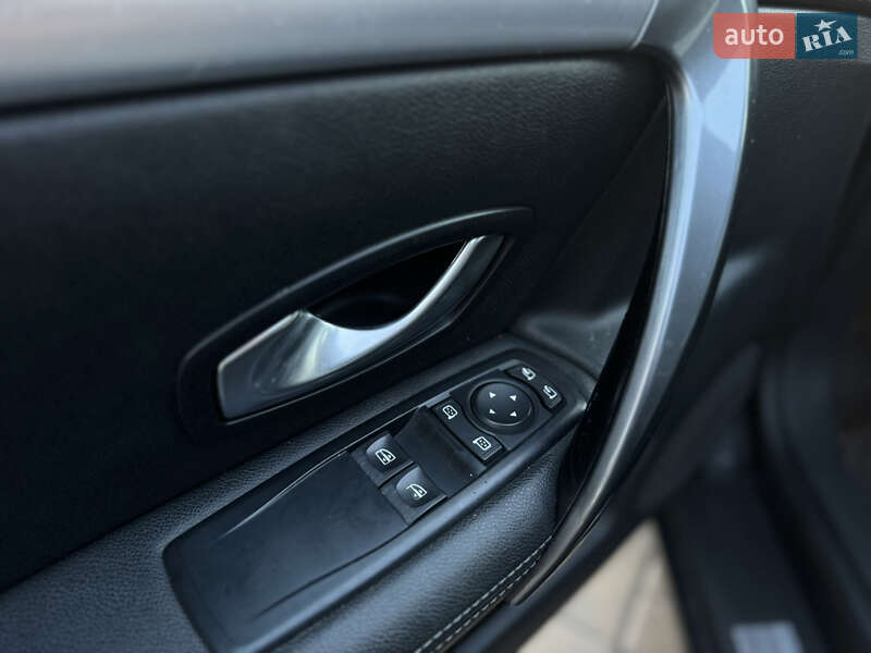 Купе Renault Laguna 2011 в Киеве