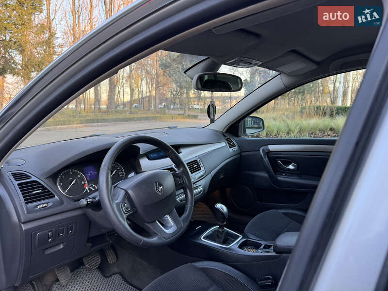 Ліфтбек Renault Laguna 2007 в Києві фото 7 Ліфтбек Renault Laguna 2007 в Києві