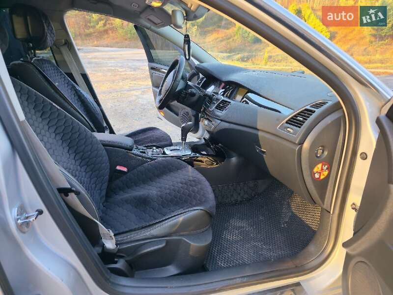 Лифтбек Renault Laguna 2011 в Ивано-Франковске фото 10 Лифтбек Renault Laguna 2011 в Ивано-Франковске