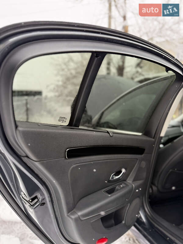 Лифтбек Renault Laguna 2011 в Львове