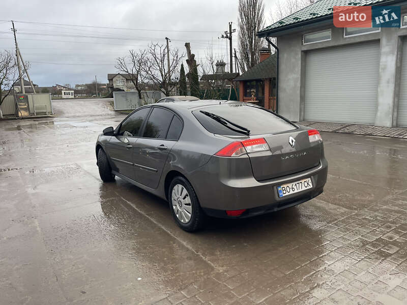 Лифтбек Renault Laguna 2008 в Теофиполе