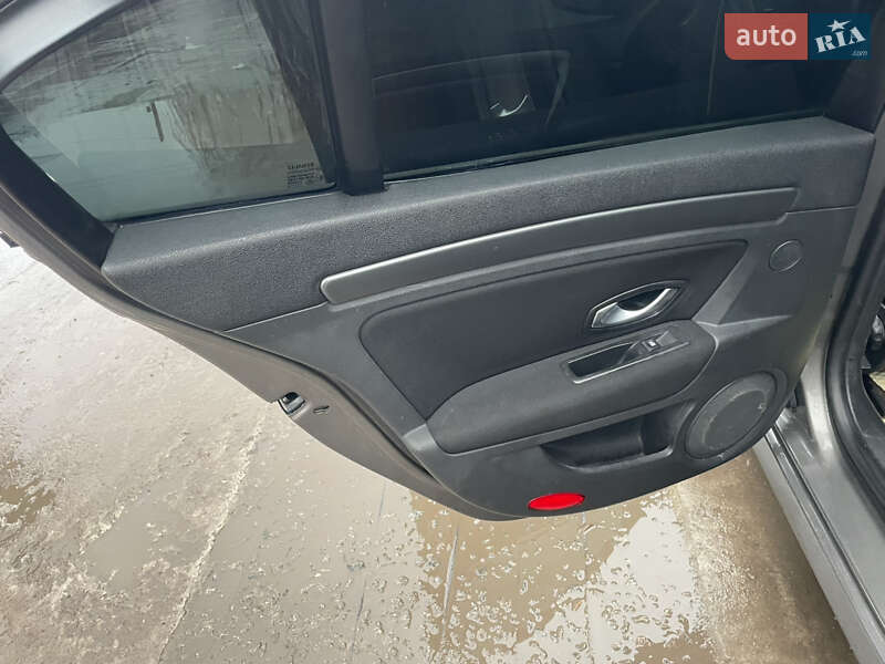 Лифтбек Renault Laguna 2008 в Теофиполе