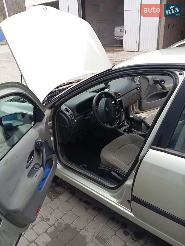 Лифтбек Renault Laguna 2003 в Тернополе фото 5 Лифтбек Renault Laguna 2003 в Тернополе