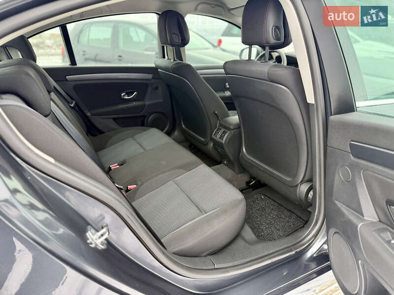 Ліфтбек Renault Laguna 2010 в Рівному