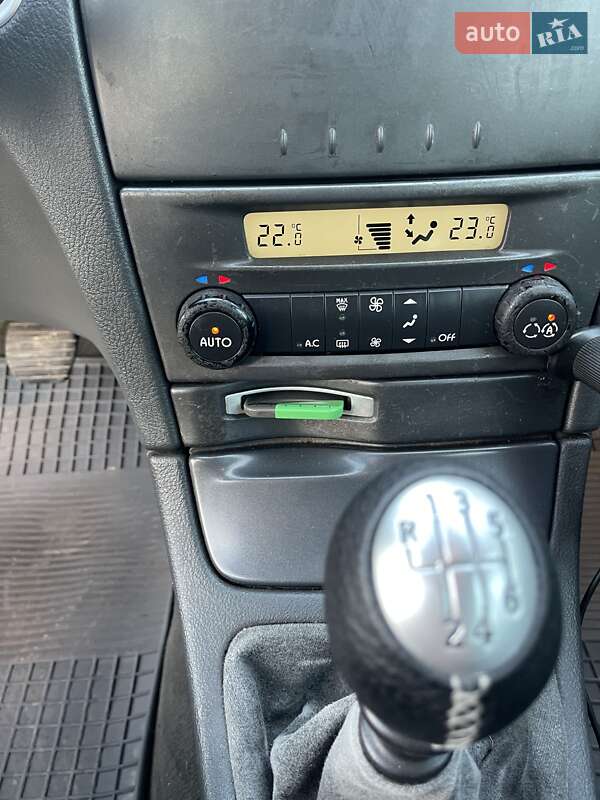 Універсал Renault Laguna 2004 в Кам'янському