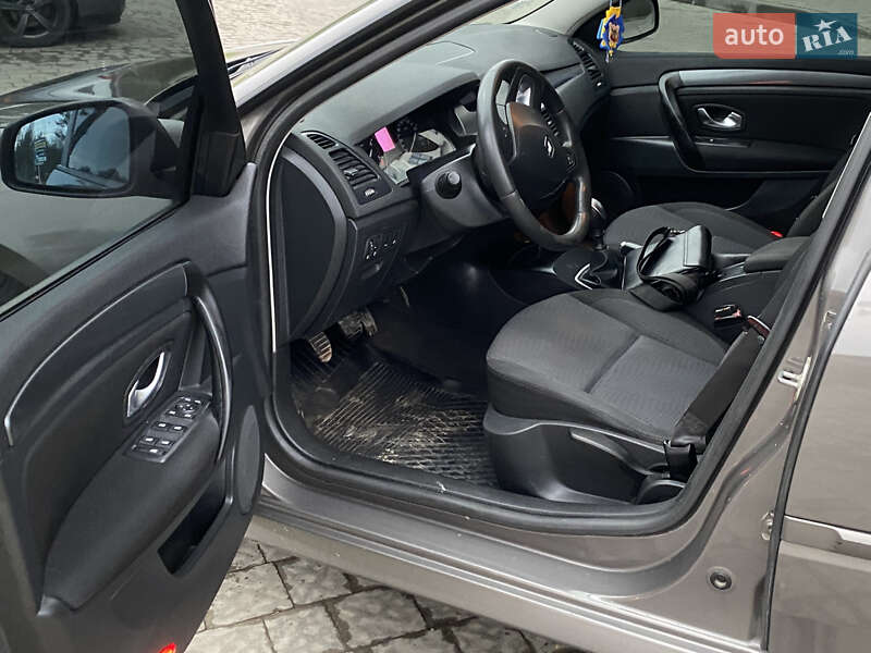 Ліфтбек Renault Laguna 2008 в Новояворівську