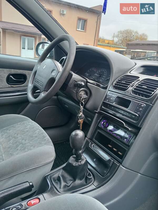 Универсал Renault Laguna 1996 в Ровно